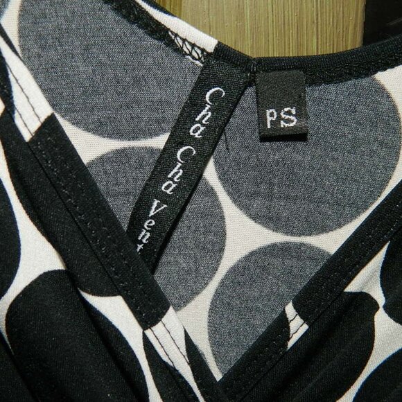CHA CHA VENTE Women’s Top Black and White Size Small Petite - Picture 4 of 6
